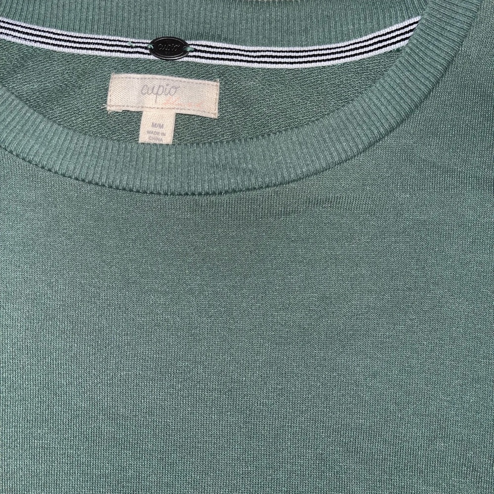 Green sweater top